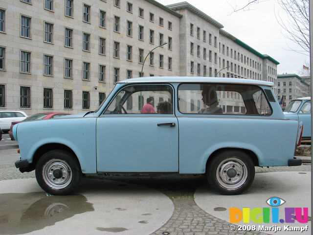 25190 Trabant side